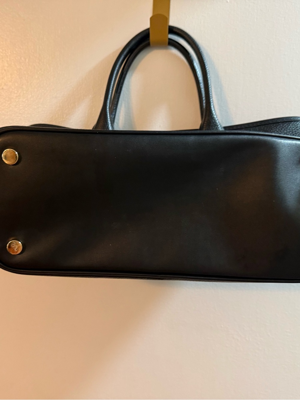 Michael Kors Luisa Medium Black Leather Shoulder Bag with Gold Logo - Picture 11 of 14